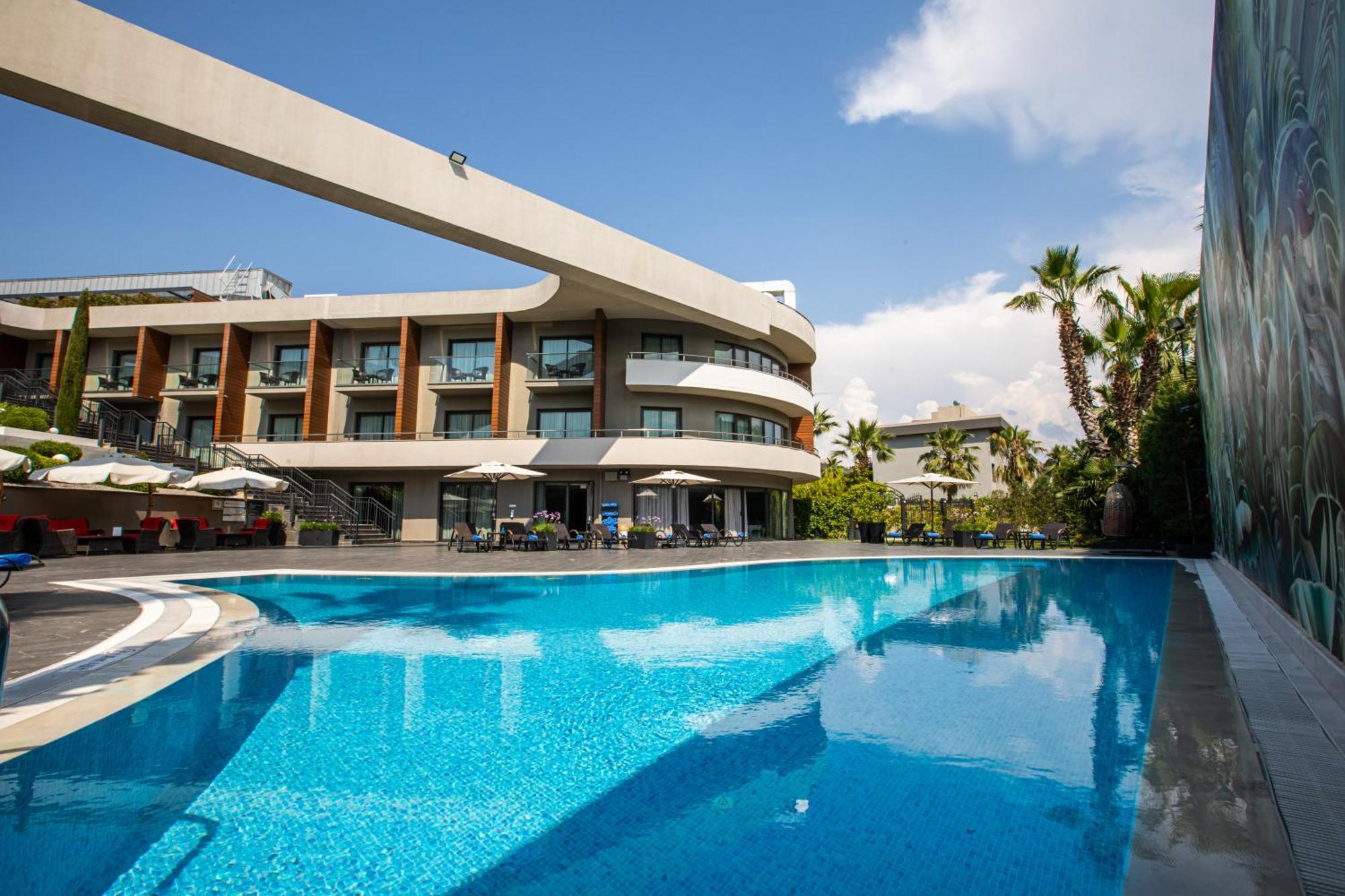 Doubletree By Hilton Izmir Airport Hotel Eksteriør billede